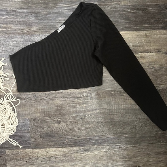 Free people one sleeve. - Picture 1 of 2